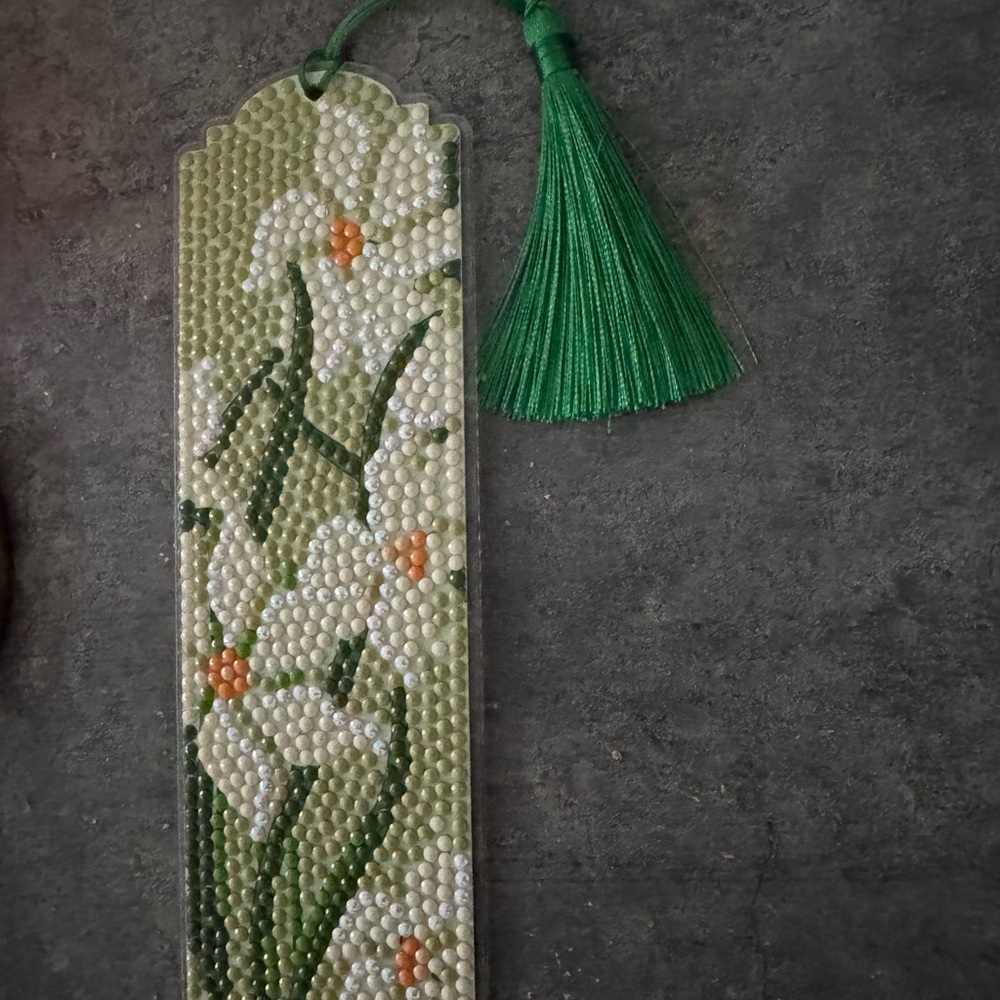 Beaded Floral Bookmark with Green Tassel